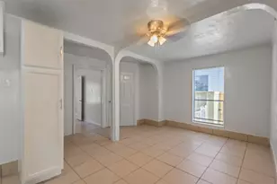 711 Hilltop Dr, Irving, TX 75060 - Photo 11