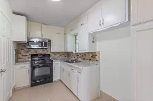 711 Hilltop Dr, Irving, TX 75060 - Photo 9