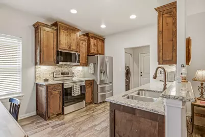 3209 Main Street, Granbury, TX 76049 - Photo 9