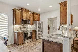 3209 Main St, Granbury, TX 76049 - Photo 9