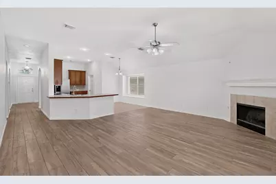 1320 Clearwater Drive, Grand Prairie, TX 75052 - Photo 9