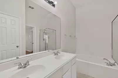 1320 Clearwater Drive, Grand Prairie, TX 75052 - Photo 21