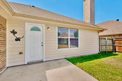 1320 Clearwater Drive, Grand Prairie, TX 75052 - Photo 33