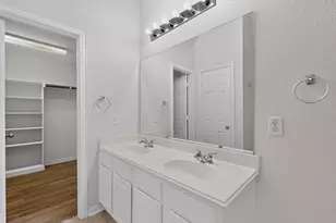 1320 Clearwater Dr, Grand Prairie, TX 75052 - Photo 19