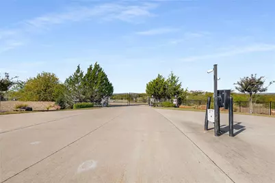 3148 Sanctuary Drive, Grand Prairie, TX 75104 - Photo 9