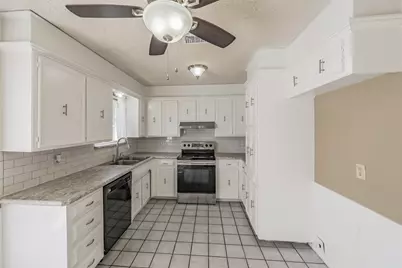 1227 Willowwood Drive, Cleburne, TX 76033 - Photo 11
