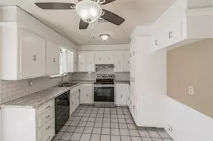 1227 Willowwood Dr, Cleburne, TX 76033 - Photo 11