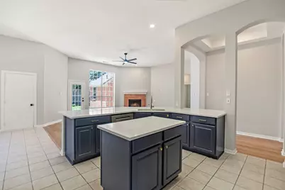 6304 Fox Hunt Drive, Arlington, TX 76001 - Photo 7