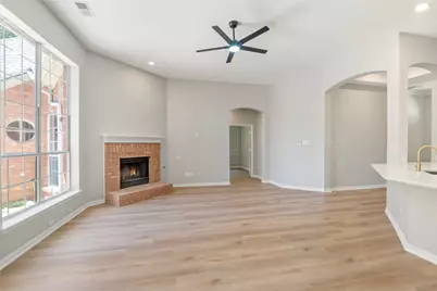 6304 Fox Hunt Drive, Arlington, TX 76001 - Photo 5