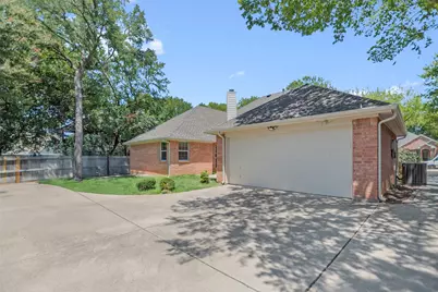 6304 Fox Hunt Drive, Arlington, TX 76001 - Photo 33