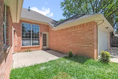 6304 Fox Hunt Drive, Arlington, TX 76001 - Photo 37