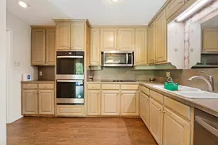 2215 W Sanford St, Arlington, TX 76012 - Photo 11