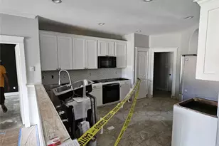 200 Burnett Dr, Lavon, TX 75166 - Photo 5