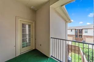 8607 Calvin Rd, Irving, TX 75063 - Photo 37
