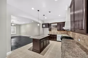 8607 Calvin Rd, Irving, TX 75063 - Photo 9