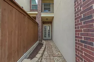 8607 Calvin Rd, Irving, TX 75063 - Photo 5
