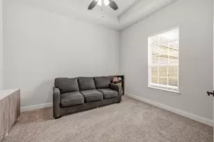 513 River Bank Ct, Granbury, TX 76049 - Photo 5