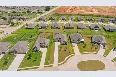 513 River Bank Court, Granbury, TX 76049 - Photo 37