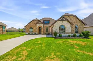 513 River Bank Ct, Granbury, TX 76049 - Photo 3