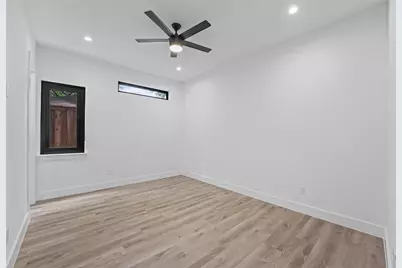 2304 Hondo, Dallas, TX 75219 - Photo 17