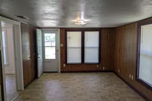 411 S Bradshaw St, Denton, TX 76205 - Photo 3