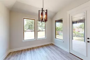 2825 S Grove St, Fort Worth, TX 76104 - Photo 7
