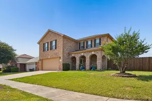 1825 Lynnwood Hills Dr, Fort Worth, TX 76112 - Photo 1
