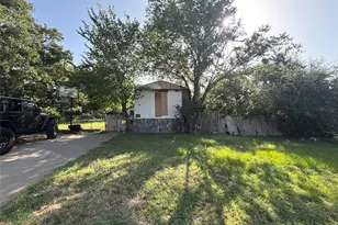 25 Lee St, Keene, TX 76059 - Photo 1