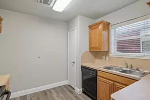 2214 Cancun Dr, Mansfield, TX 76063 - Photo 11
