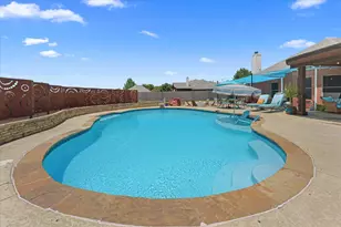 112 Springfield Ln, Red Oak, TX 75165 - Photo 1