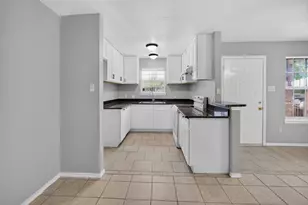 1424 E Mulkey St, Fort Worth, TX 76104 - Photo 7