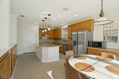 412 S Hampton Court, Lewisville, TX 75056 - Photo 7