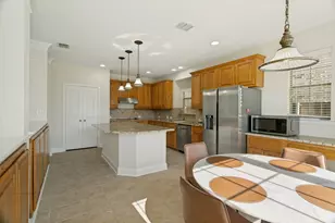 412 S Hampton Ct, Lewisville, TX 75056 - Photo 7