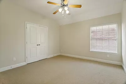 412 S Hampton Court, Lewisville, TX 75056 - Photo 21