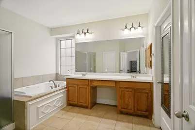 412 S Hampton Court, Lewisville, TX 75056 - Photo 13