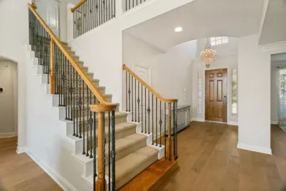 412 S Hampton Court, Lewisville, TX 75056 - Photo 3