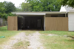 407 NE 4th St, Hubbard, TX 76648 - Photo 7