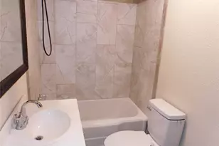 407 NE 4th St, Hubbard, TX 76648 - Photo 15