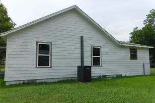 407 NE 4th St, Hubbard, TX 76648 - Photo 3
