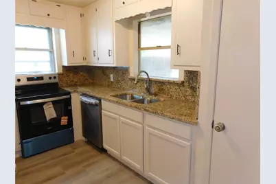 407 NE 4th Street, Hubbard, TX 76648 - Photo 9