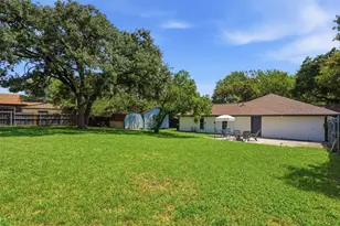 700 Highland Crest Dr, Hurst, TX 76054 - Photo 31