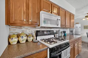 184 Oakhurst Dr, Bedford, TX 76022 - Photo 11