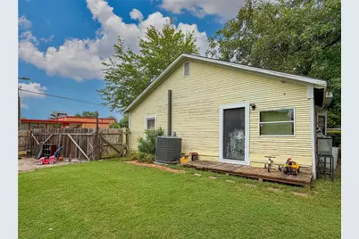 724 S Morris, Gainesville, TX 76240 - Photo 33