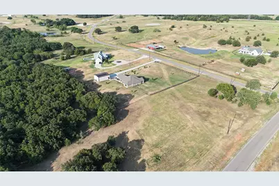 415 Rolling Hills Boulevard, Alvord, TX 76225 - Photo 9