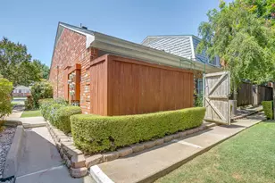 937 Roaring Springs Rd, Fort Worth, TX 76114 - Photo 31