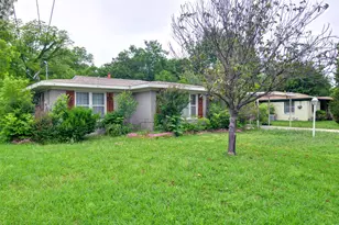 1110 Wade Hampton St, Benbrook, TX 76126 - Photo 3