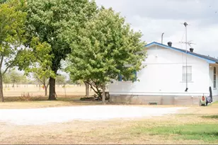 394 Hcr 1143, Blum, TX 76627 - Photo 19