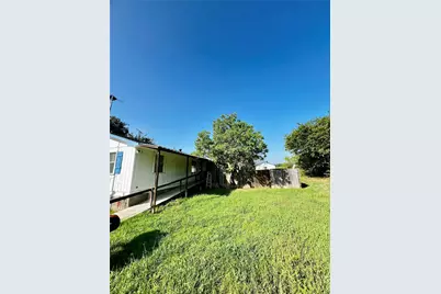 394 Hcr 1143, Blum, TX 76627 - Photo 17