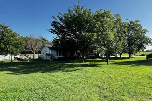 394 Hcr 1143, Blum, TX 76627 - Photo 17