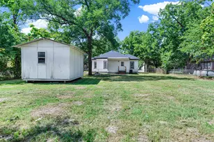 909 E High St, Terrell, TX 75160 - Photo 27